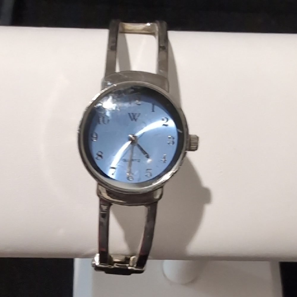 women's analog quartz cuff bangle watch